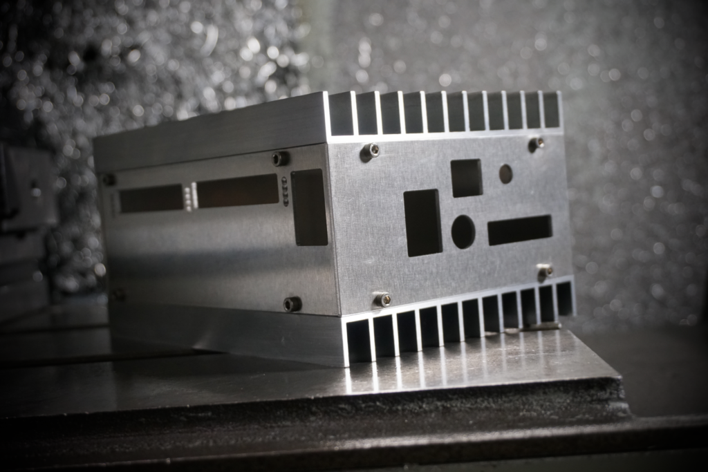 CNC-koneistettu jäähdytyselementti